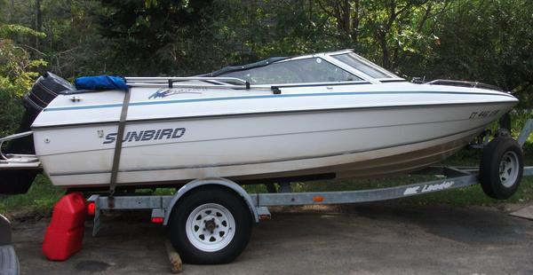 1993 17 foot Sunbird Bowrider For Sale 2800 or B.O